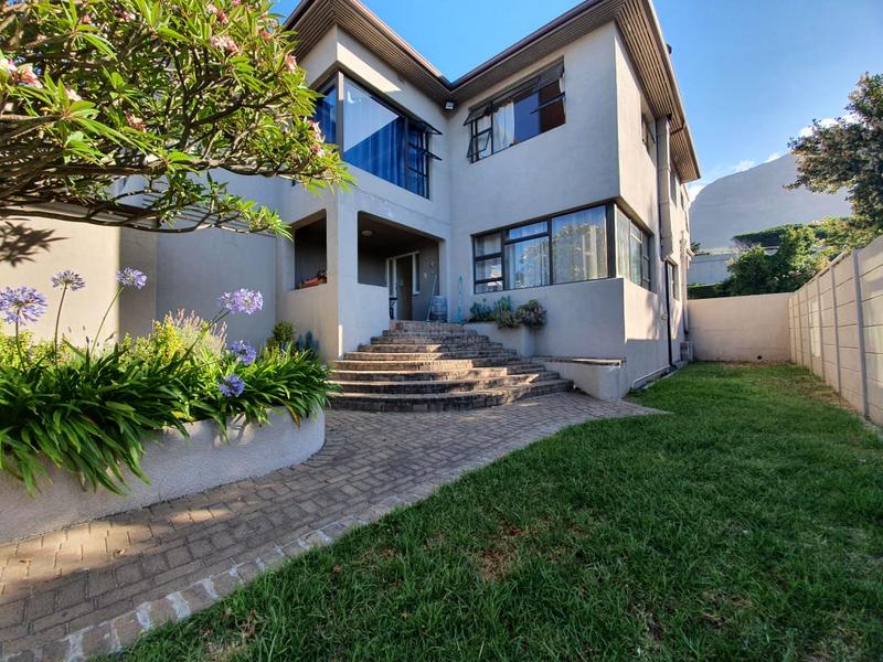 To Let 4 Bedroom Property for Rent in University Estate Western Cape